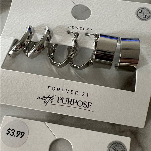 Forever 21 Mixed Metal Hoop Earring Collection! #5 - Picture 2 of 7